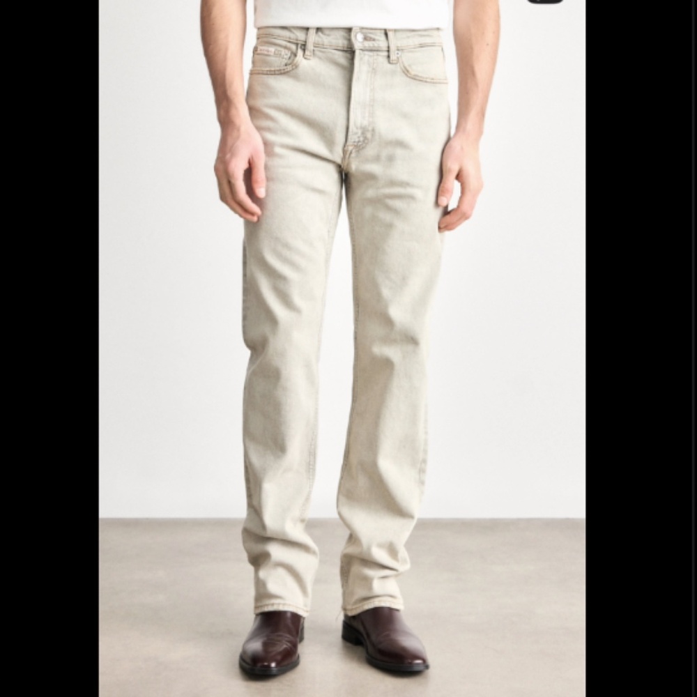 BRAND NEW Calvin Klein Ivory Straight Leg Jeans in W33 L32